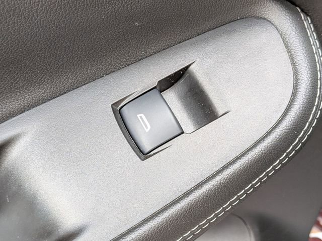 Used 2022 Buick Encore GX Select image 28