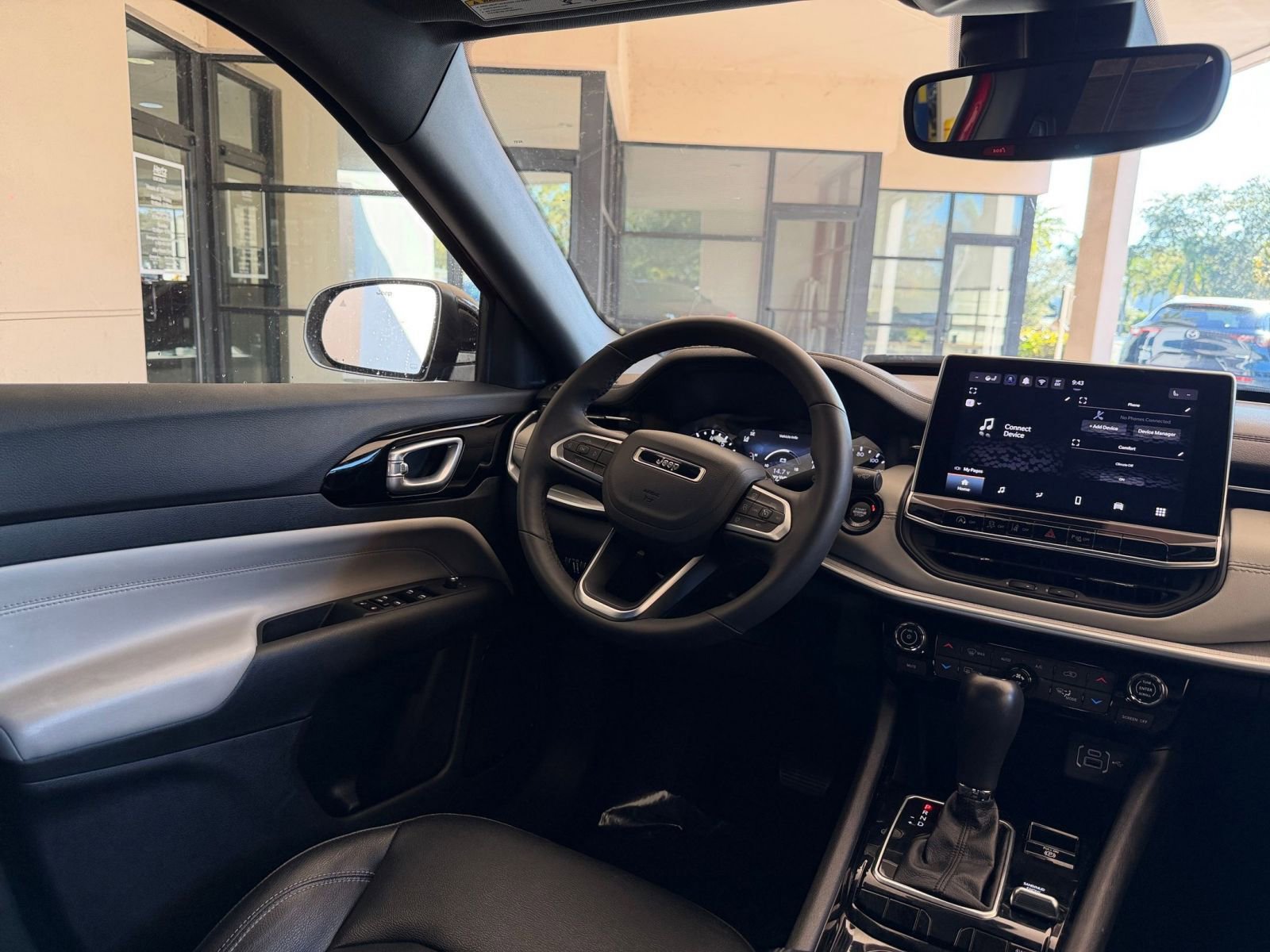 Used 2025 Jeep Compass Limited image 28