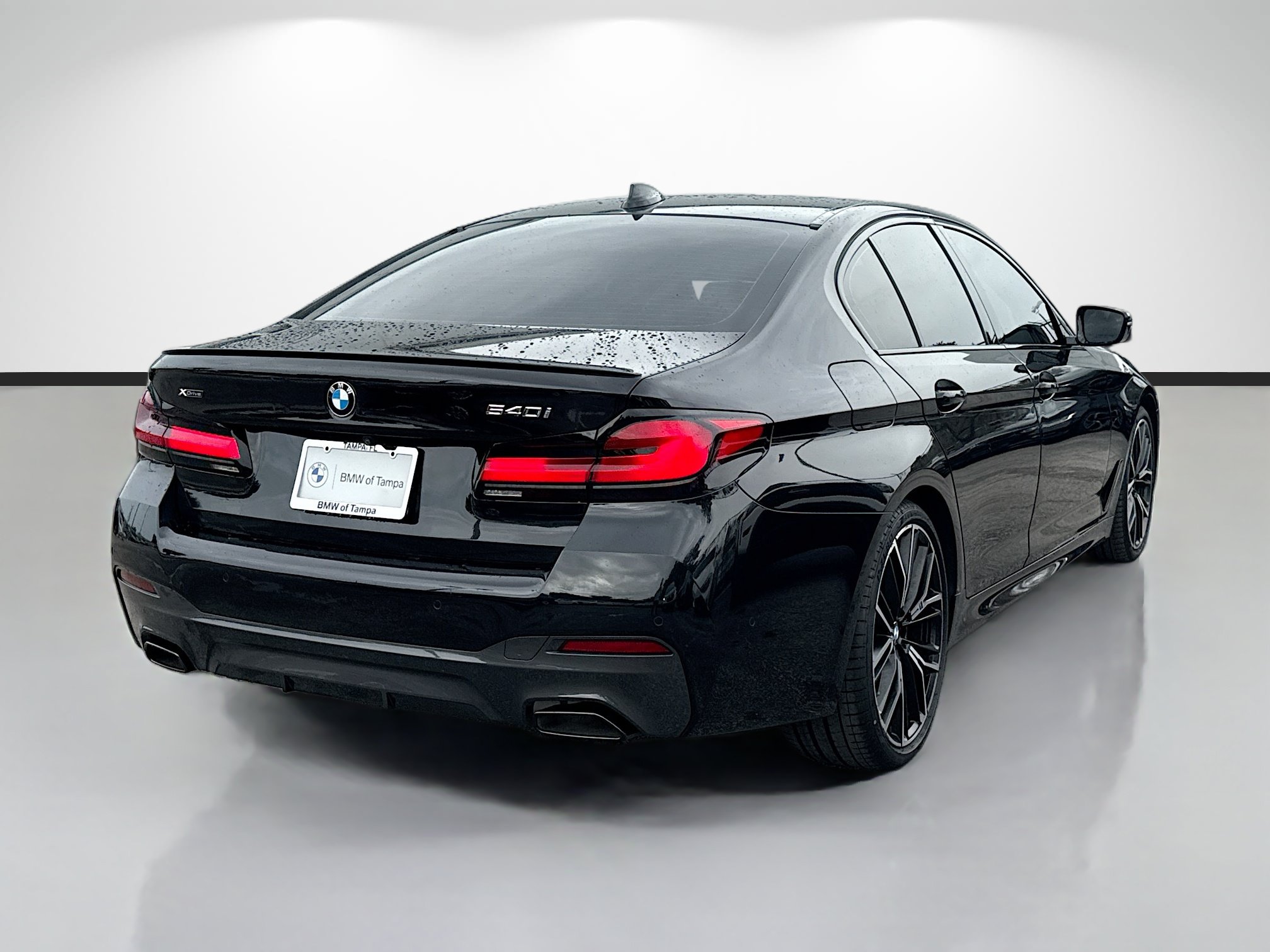 Used 2023 BMW 540i xDrive w/ Executive Package AWD/4WD image 3