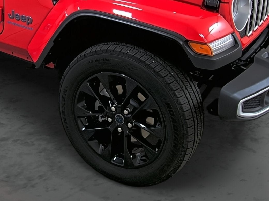 Used 2025 Jeep Wrangler Unlimited Sahara w/ Safety Group AWD/4WD image 14