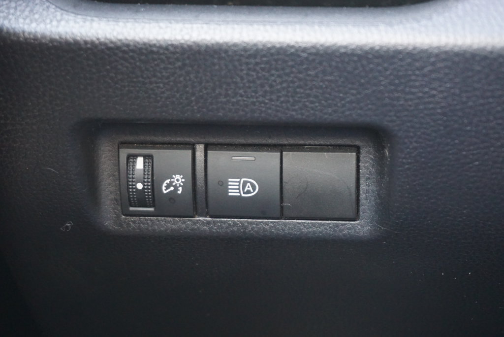 Used 2022 Toyota RAV4 LE FWD image 25