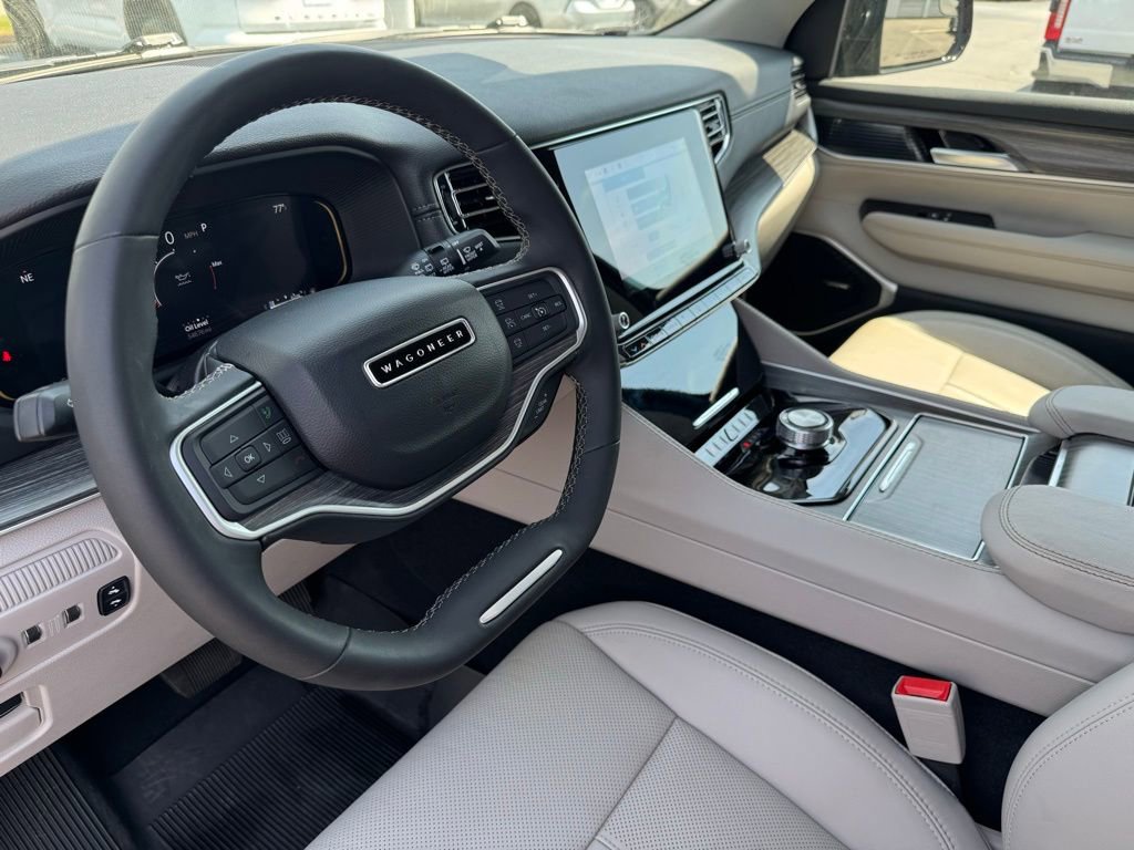 Used 2024 Jeep Wagoneer Series II w/ Flexible Seating Group image 16