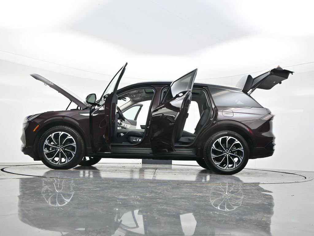 Used 2025 Lincoln Nautilus Reserve AWD/4WD image 62