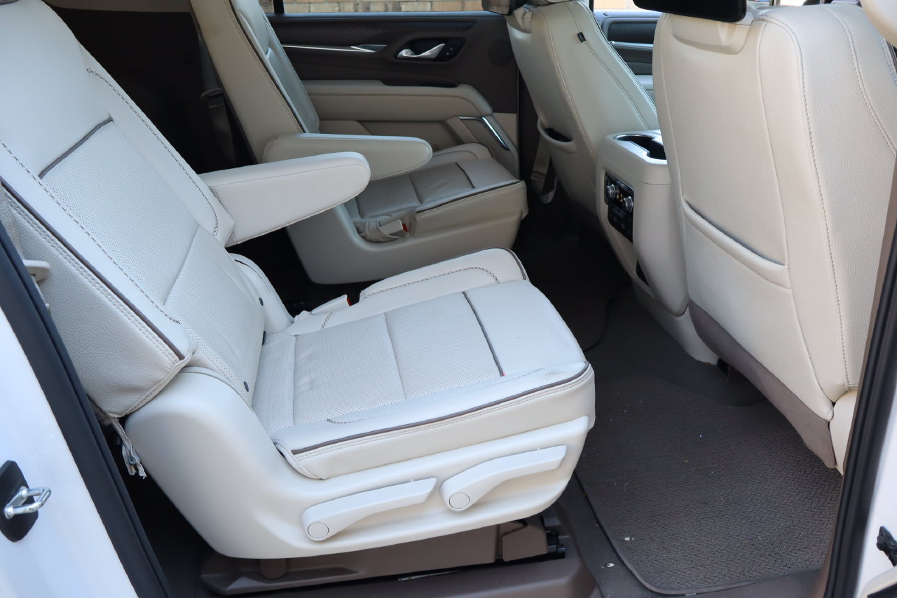 Used 2024 GMC Yukon XL Denali w/ Advanced Technology Package AWD/4WD image 19