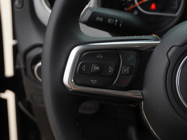 Used 2025 Jeep Wrangler Unlimited Sahara AWD/4WD image 27