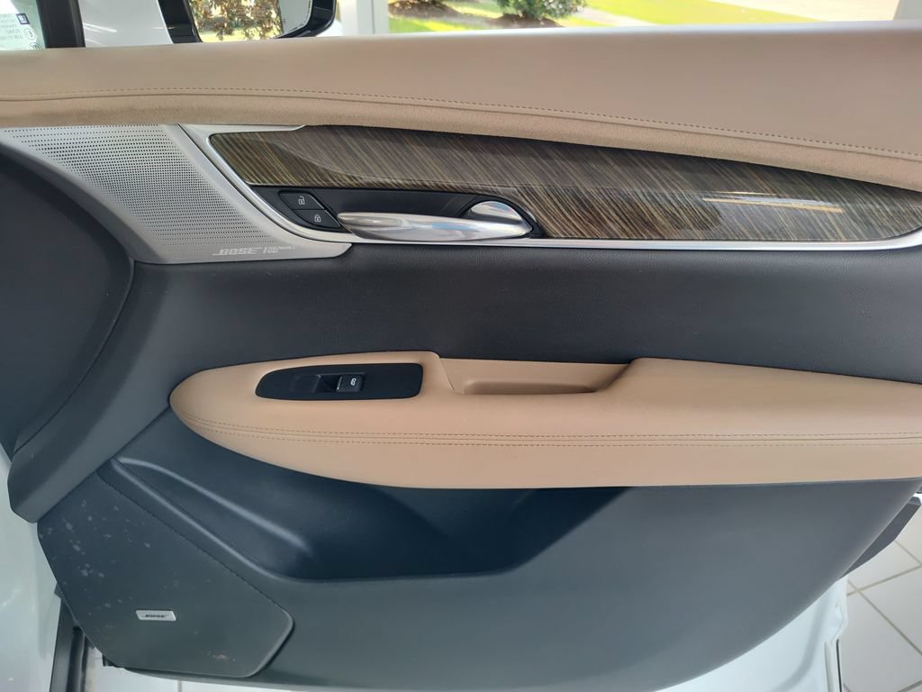 Used 2022 Cadillac XT6 Premium Luxury w/ Platinum Package AWD/4WD image 35