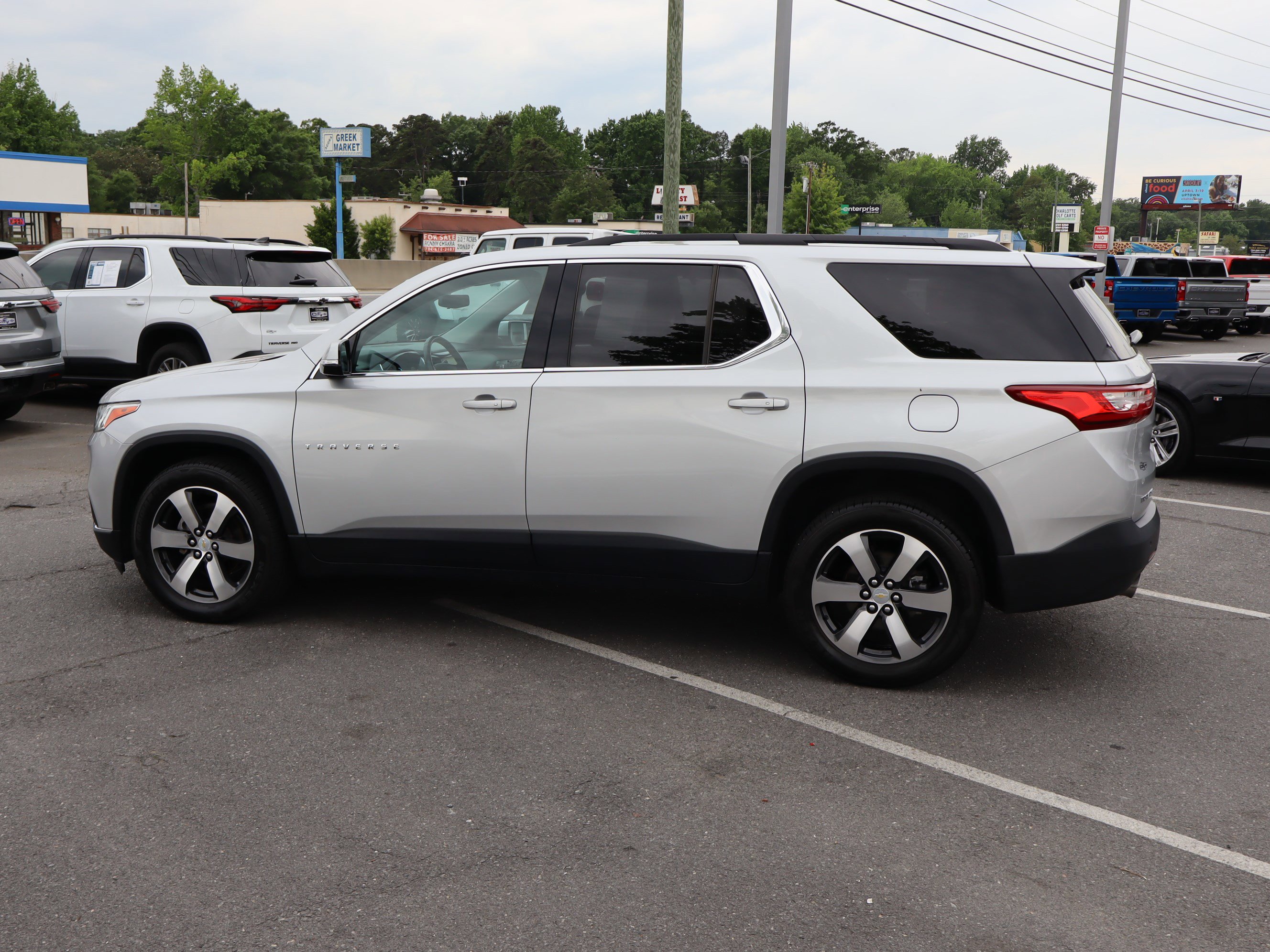 Used 2019 Chevrolet Traverse LT w/ LT Premium Package FWD image 7