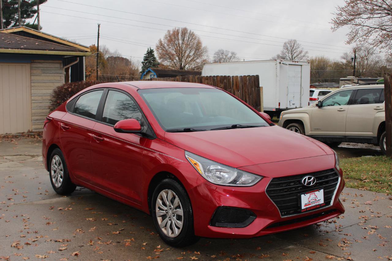 Used 2018 Hyundai Accent SE image 2
