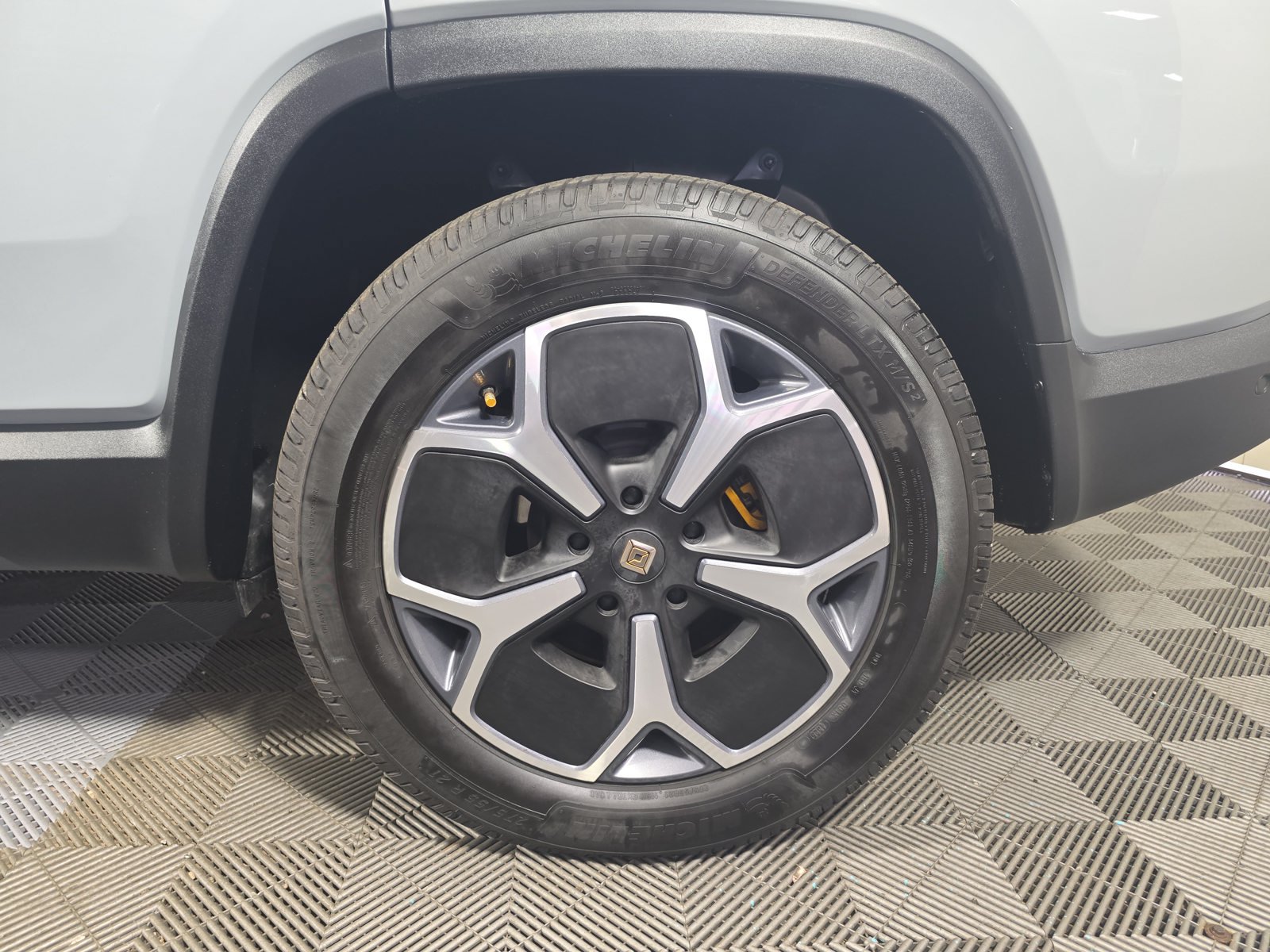 Used 2024 Rivian R1S Adventure Quad AWD/4WD image 44