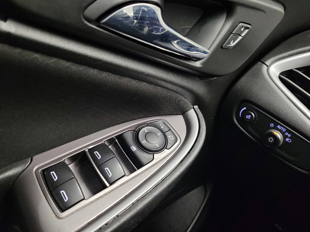 Used 2021 Chevrolet Malibu LS FWD image 27