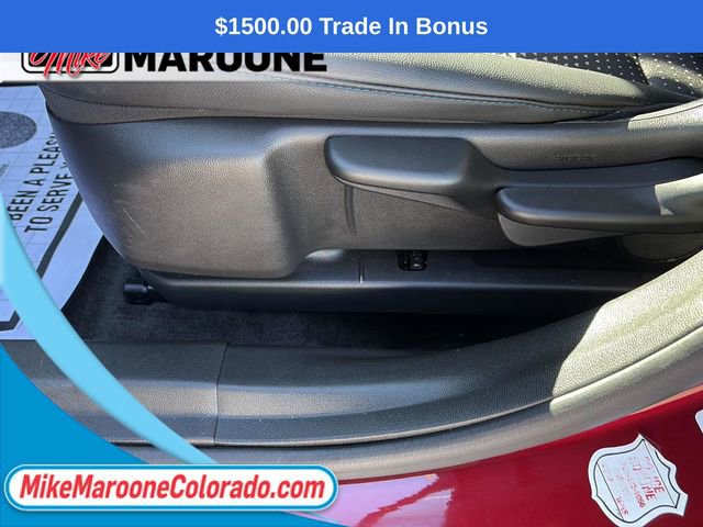 Certified 2025 Chevrolet Trax LT w/ LT Convenience Package FWD image 11