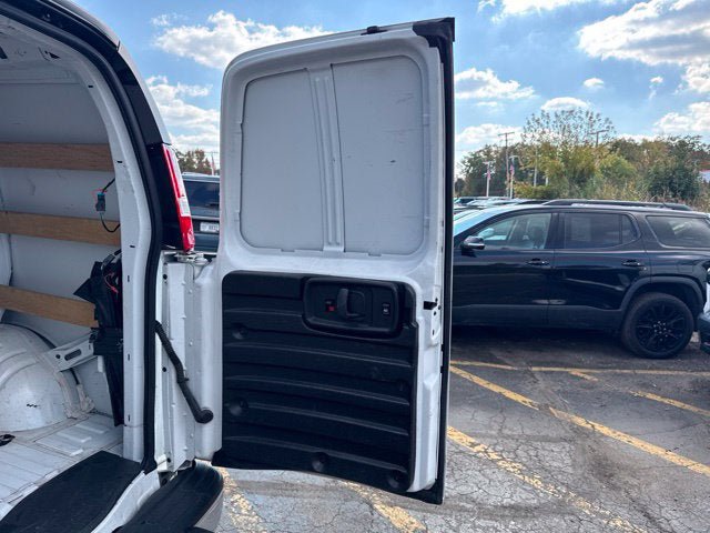 Used 2025 GMC Savana 2500 w/ Driver Convenience Package RWD image 20
