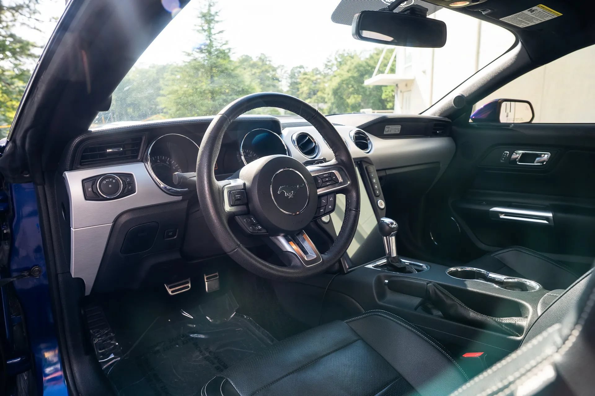 Used 2015 Ford Mustang GT Premium w/ Equipment Group 401A RWD image 22