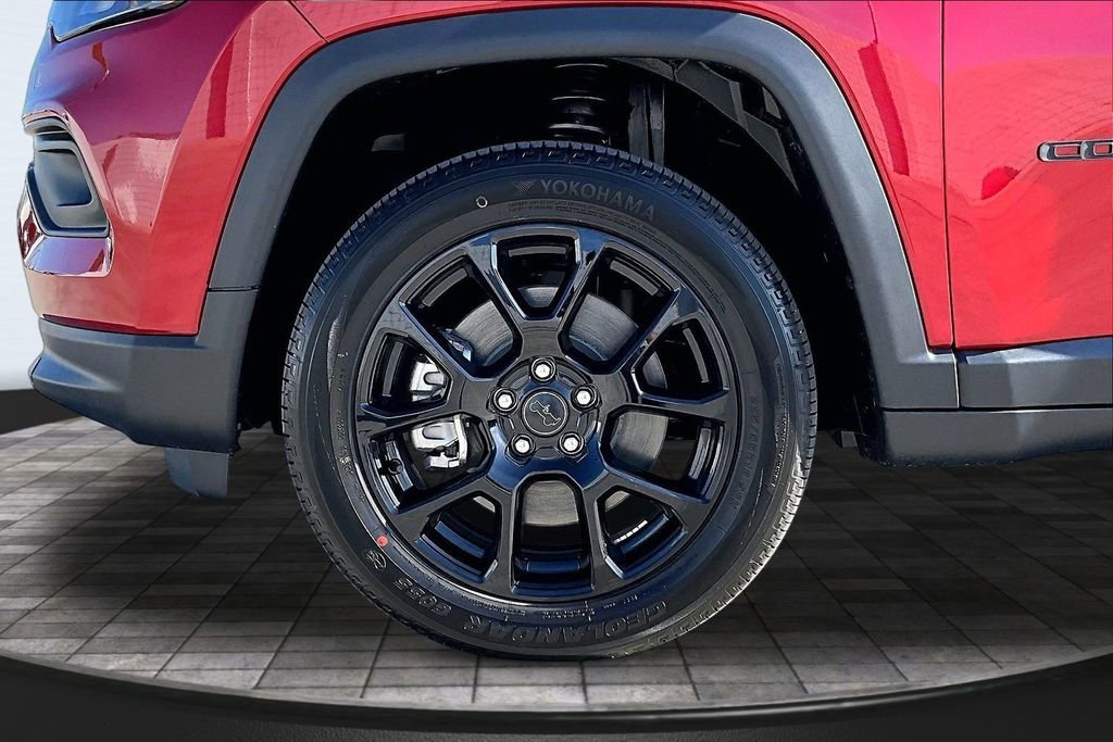 New 2026 Jeep Compass Latitude image 32