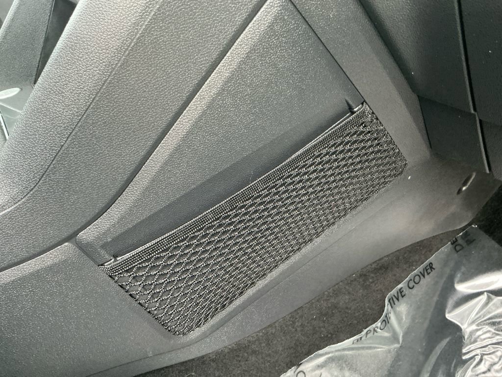 Used 2022 Volkswagen Tiguan SE w/ Panoramic Sunroof Package image 21