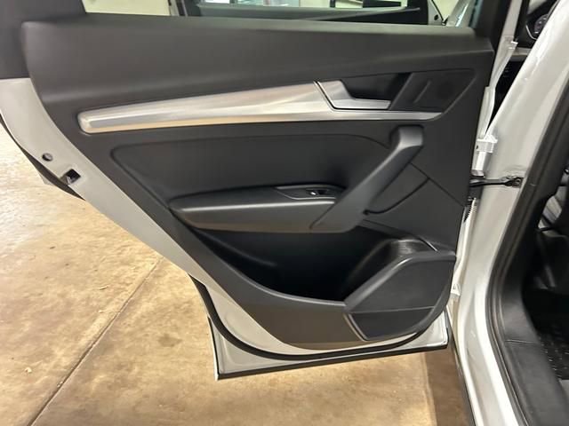 Certified 2025 Audi Q5 2.0T Premium w/ Convenience Plus Package image 11