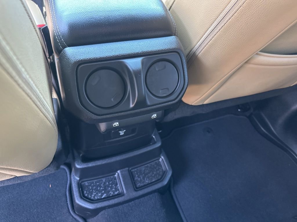 Used 2018 Jeep Wrangler Unlimited Sahara AWD/4WD image 30
