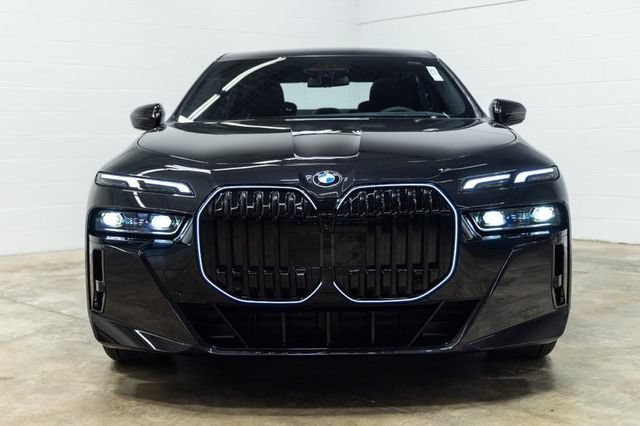 Certified 2025 BMW 740i xDrive AWD/4WD image 6