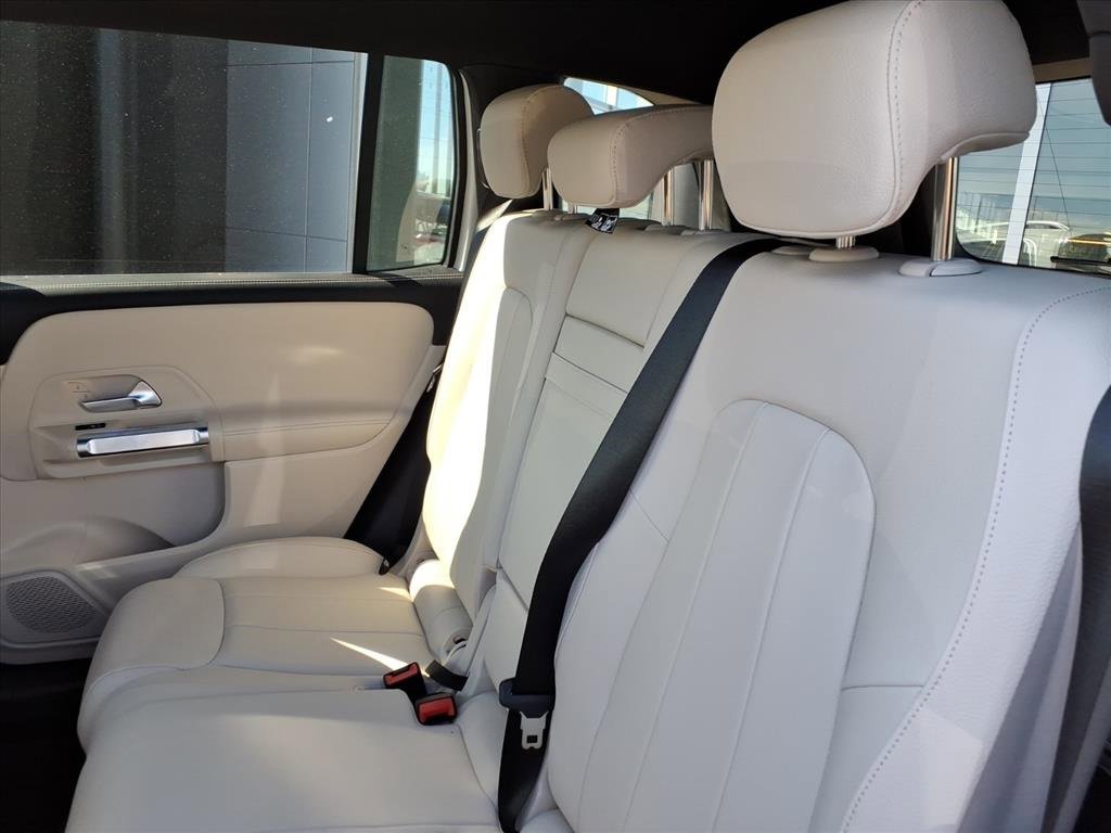 New 2025 Mercedes-Benz GLB 250 4MATIC image 26