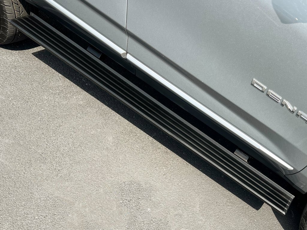 Used 2025 GMC Yukon Denali image 22