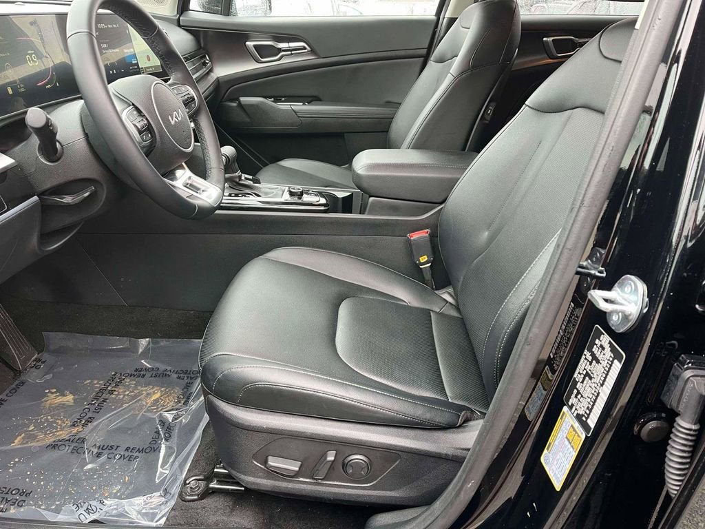 Used 2024 Kia Sportage EX image 16