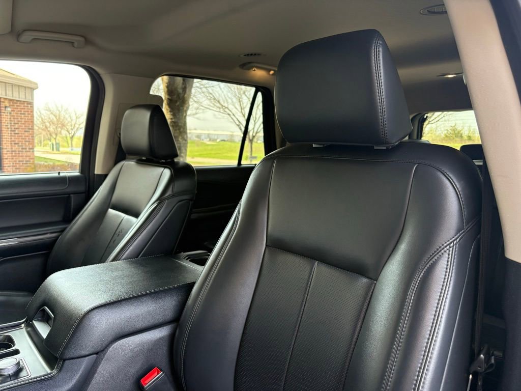Used 2024 Ford Expedition XLT image 24