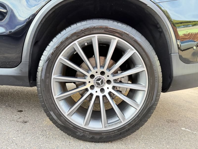 Used 2020 Mercedes-Benz GLC 300 4MATIC Coupe image 33