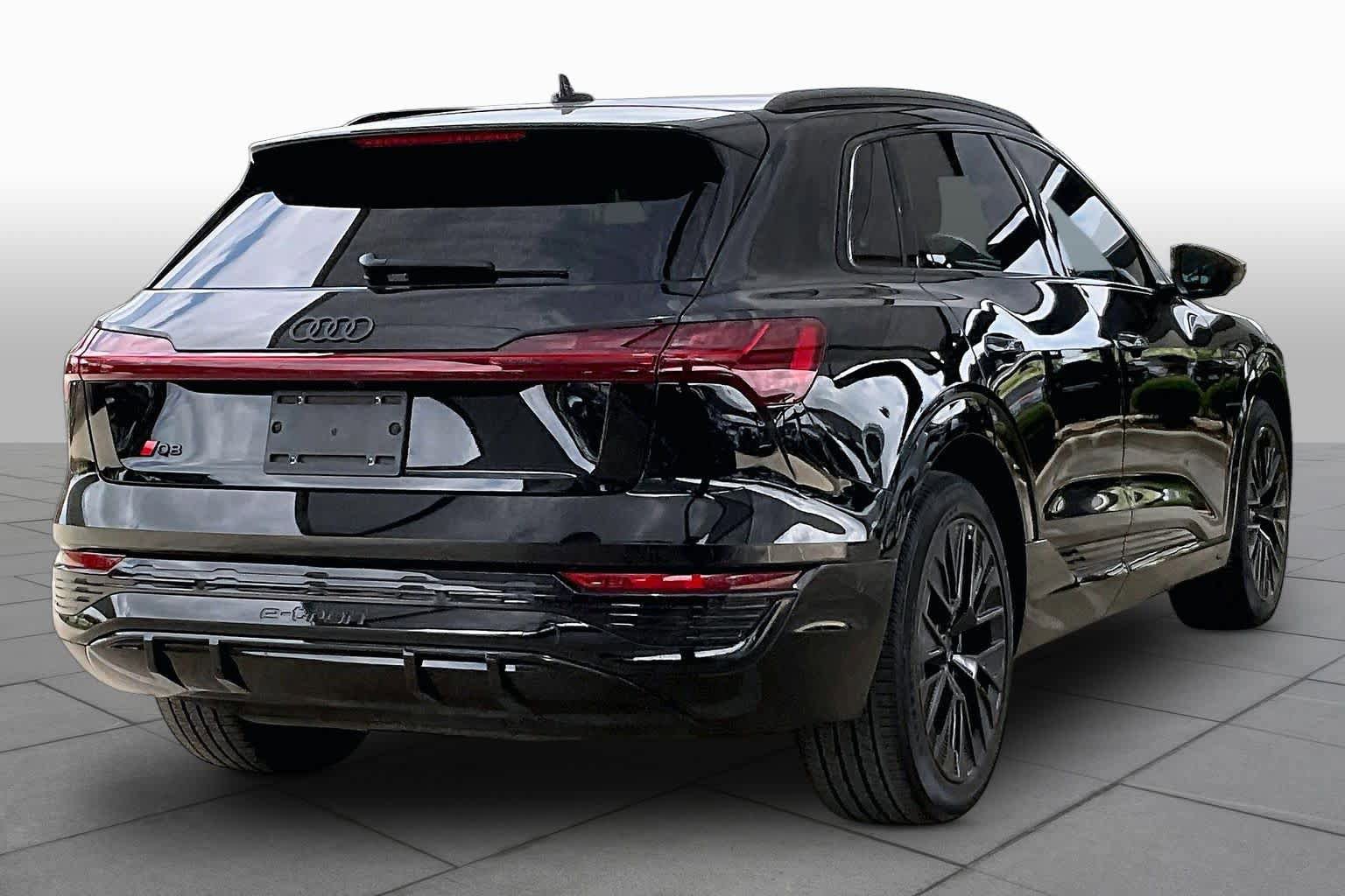 Used 2024 Audi Q8 e-tron Prestige w/ Prestige Package AWD/4WD image 11
