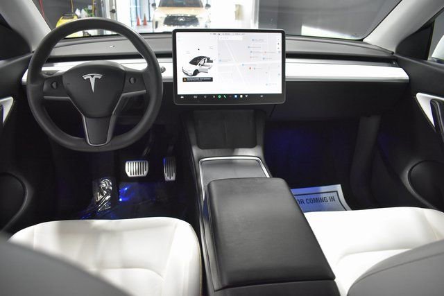 Used 2021 Tesla Model Y Long Range image 13