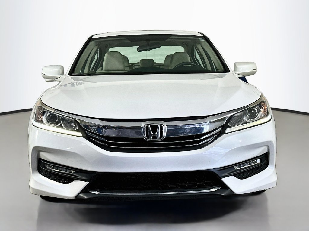 Used 2016 Honda Accord EX image 2