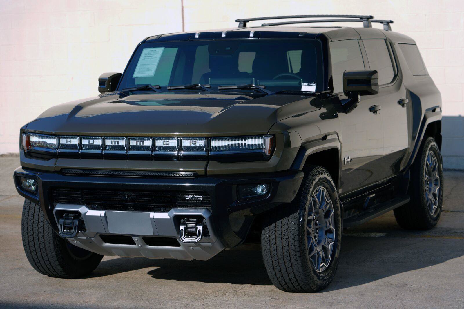 Used 2025 GMC Hummer EV 3X w/ LPO, Roof Cross Rail Package AWD/4WD image 56