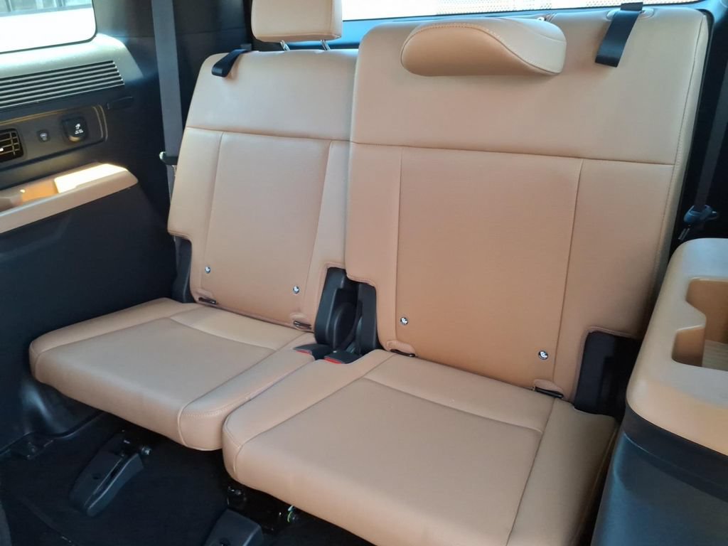 Used 2025 Hyundai Santa Fe Limited AWD/4WD image 7