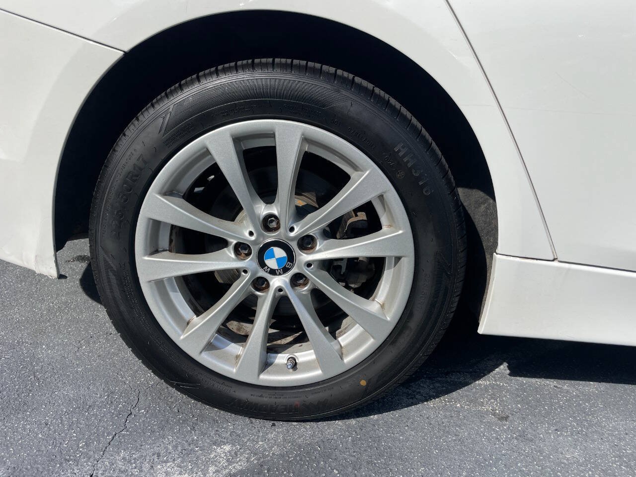 Used 2016 BMW 320i xDrive Sedan w/ Driver Assistance Package AWD/4WD image 26