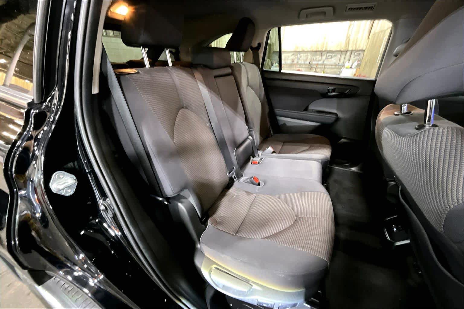 Used 2023 Toyota Highlander L AWD/4WD image 20