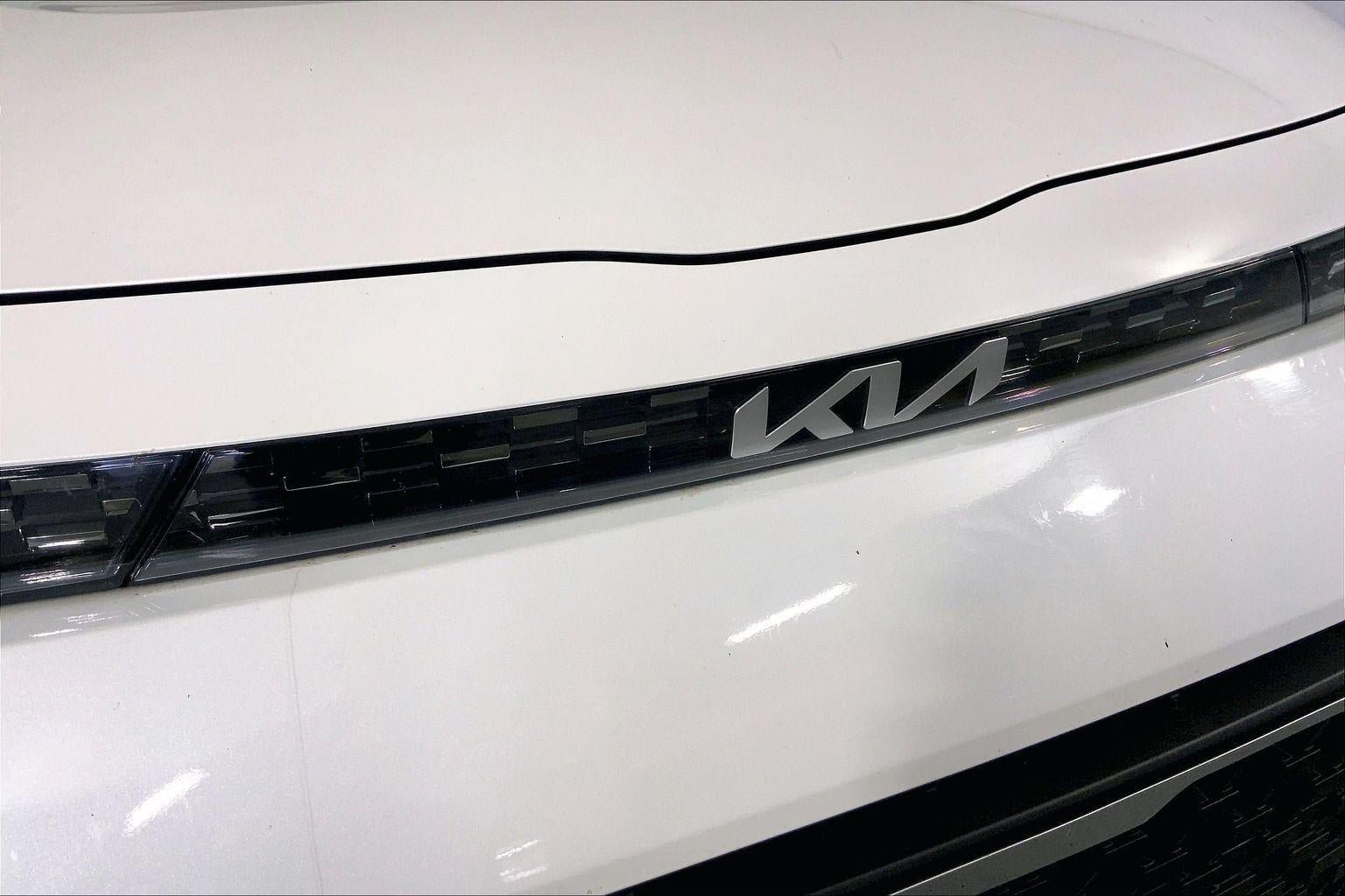 Certified 2025 Kia Soul LX FWD image 28