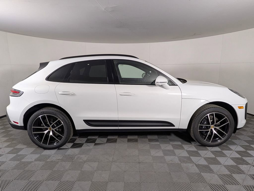New 2026 Porsche Macan image 8