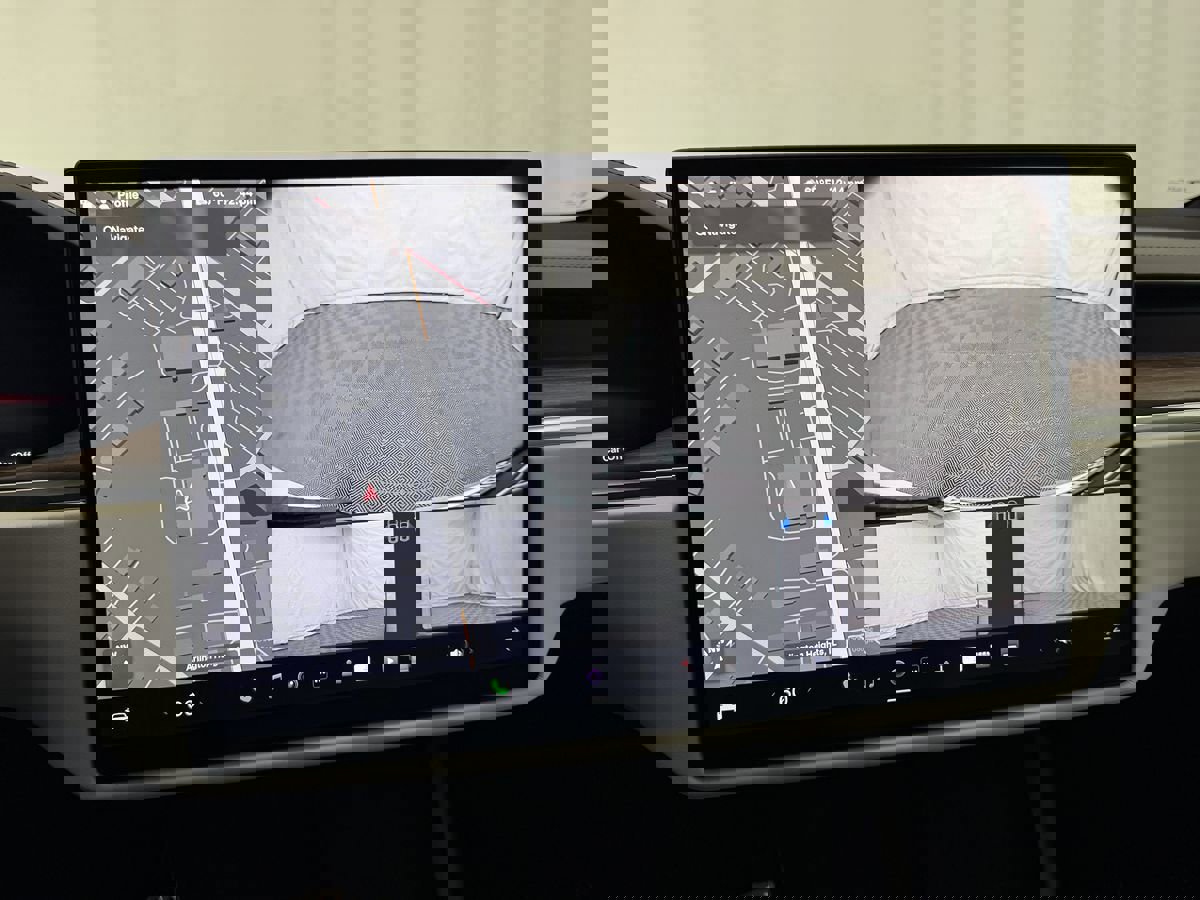 Used 2022 Tesla Model X image 20