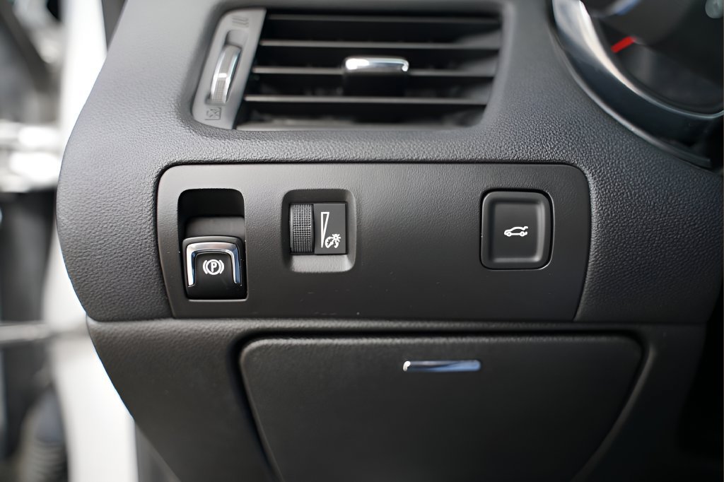 Used 2018 Chevrolet Impala LT FWD image 18