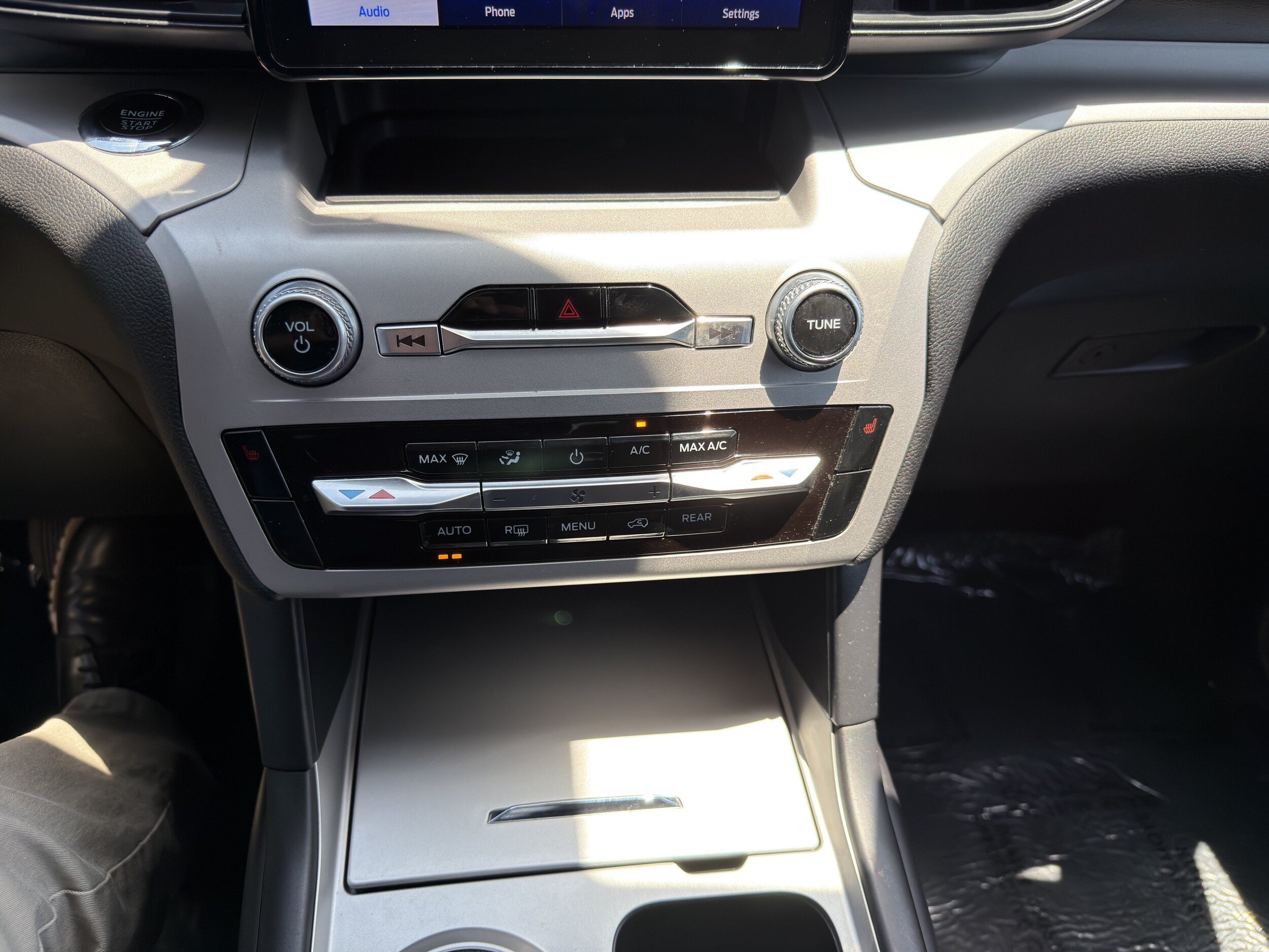 Used 2023 Ford Explorer XLT RWD image 32