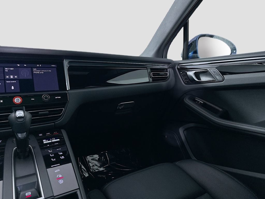 New 2025 Porsche Macan AWD/4WD image 26