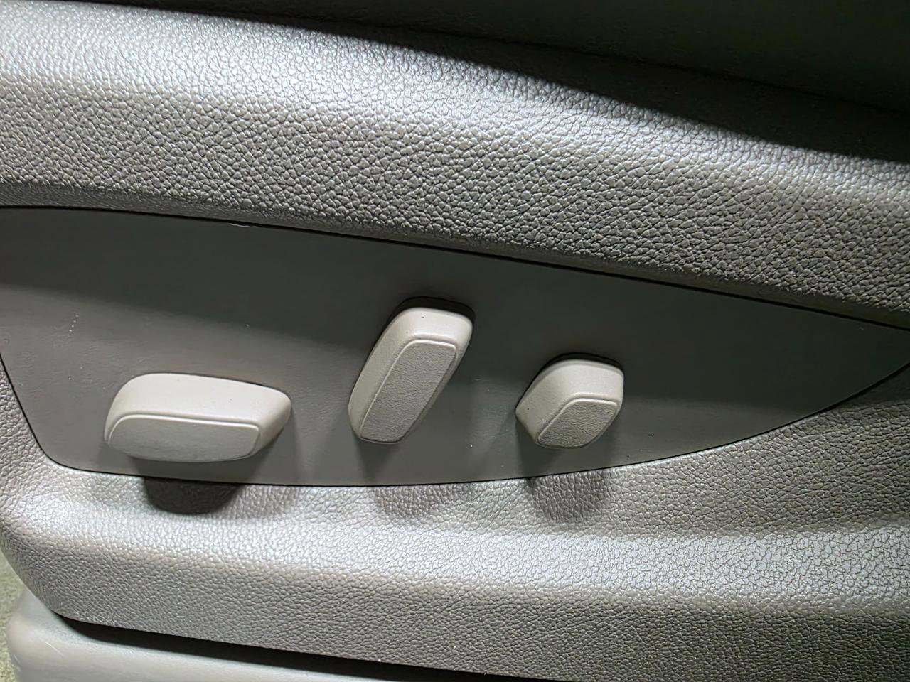 Used 2016 GMC Yukon SLT w/ Open Road Package image 17