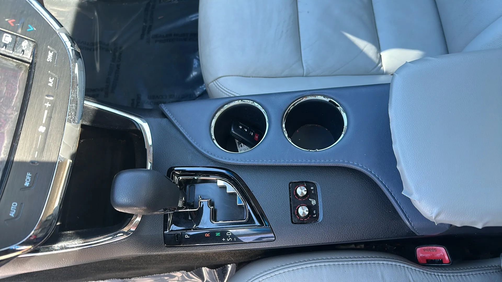 Used 2013 Toyota Avalon XLE Premium FWD image 35