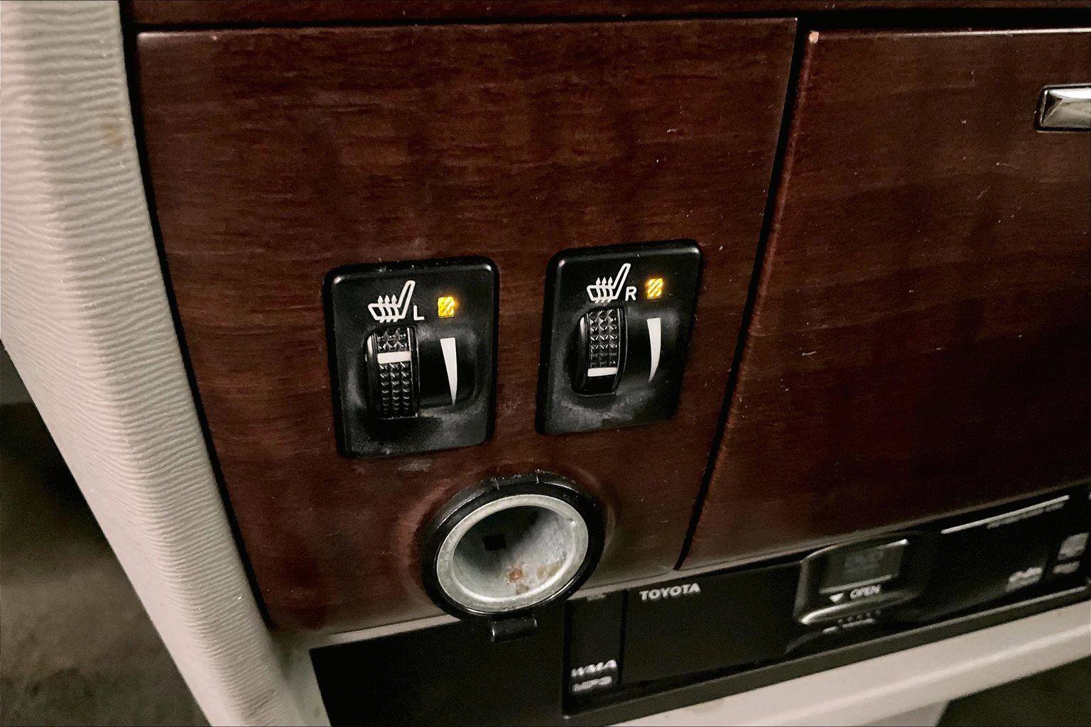 Used 2014 Toyota Sienna XLE image 33