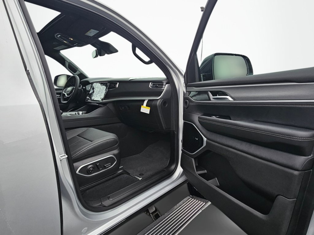 New 2026 Jeep Grand Wagoneer Limited AWD/4WD image 40