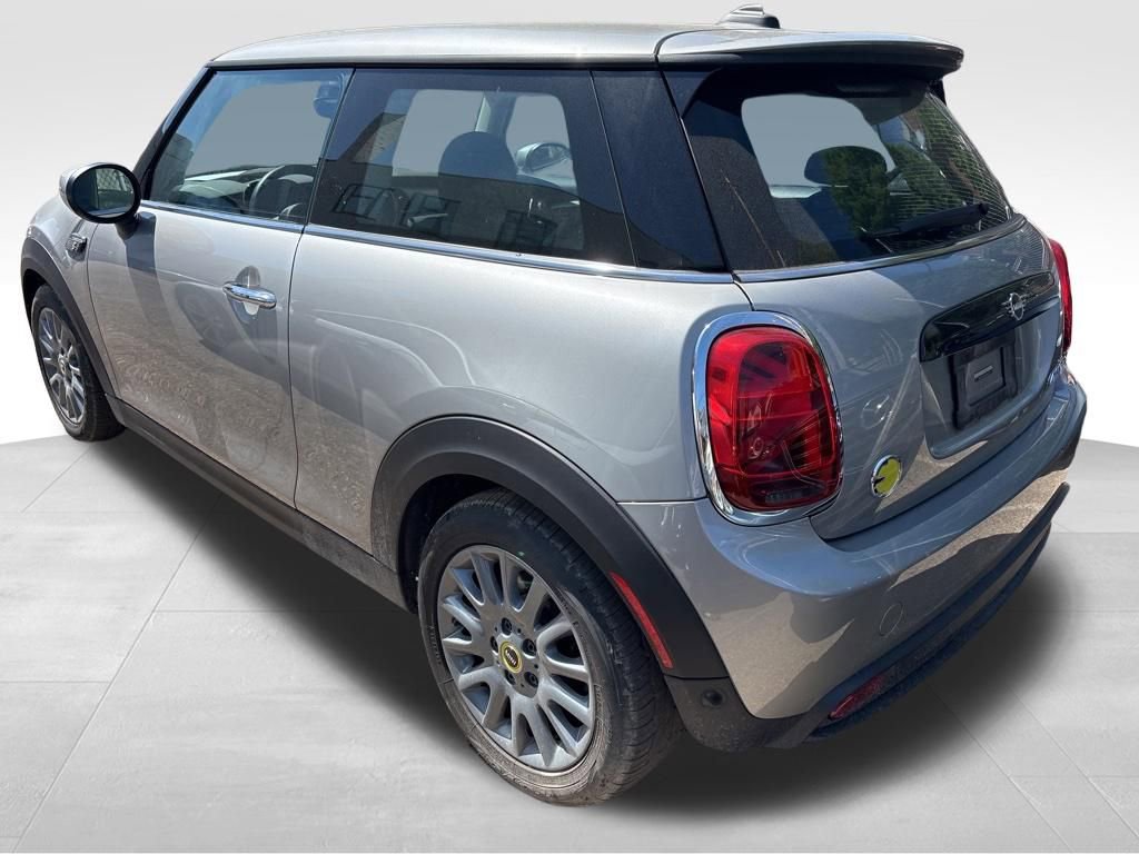 Used 2024 MINI Cooper SE FWD image 2
