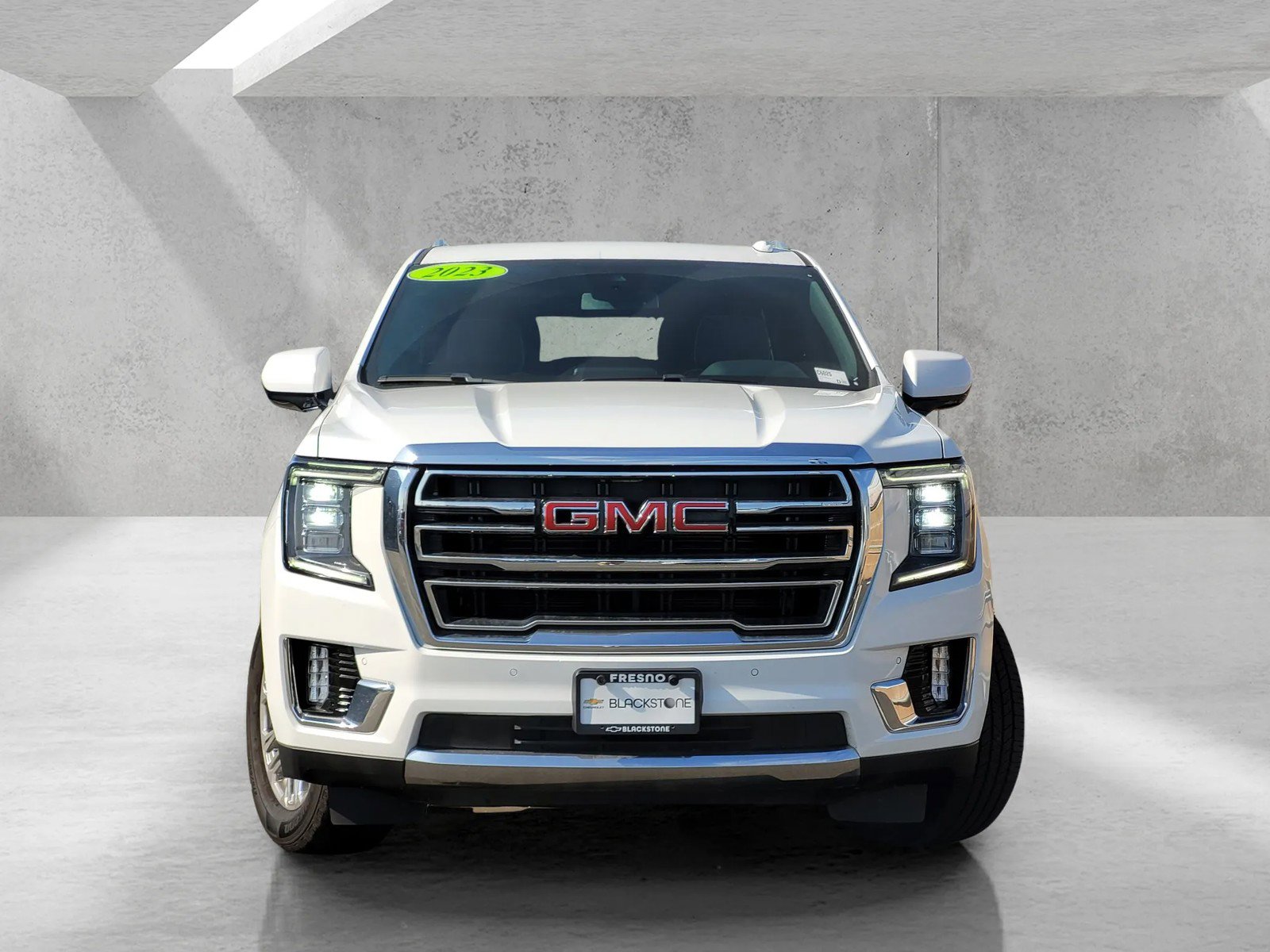 Used 2023 GMC Yukon SLT image 2