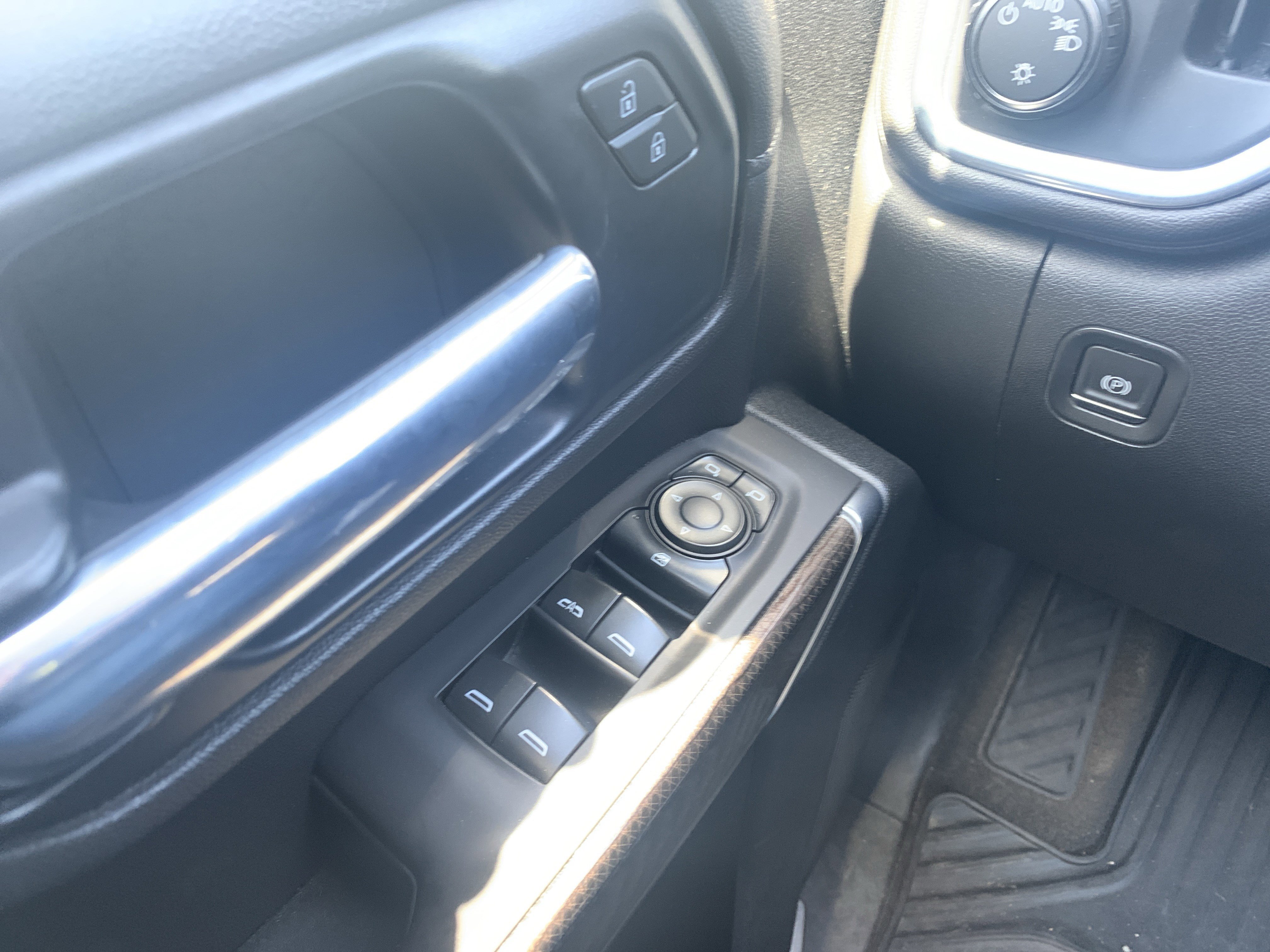 Used 2021 Chevrolet Silverado 2500 LT AWD/4WD image 14