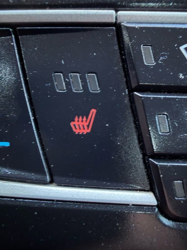 Used 2018 Ford Fusion SE w/ Fusion SE Technology Package FWD image 14