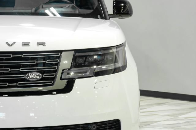 Used 2025 Land Rover Range Rover Long Wheelbase Autobiography AWD/4WD image 57