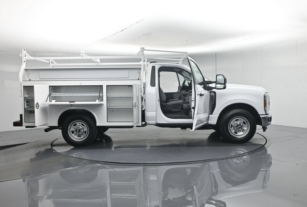 New 2026 Ford F350 XL w/ XL Chrome Package RWD image 4